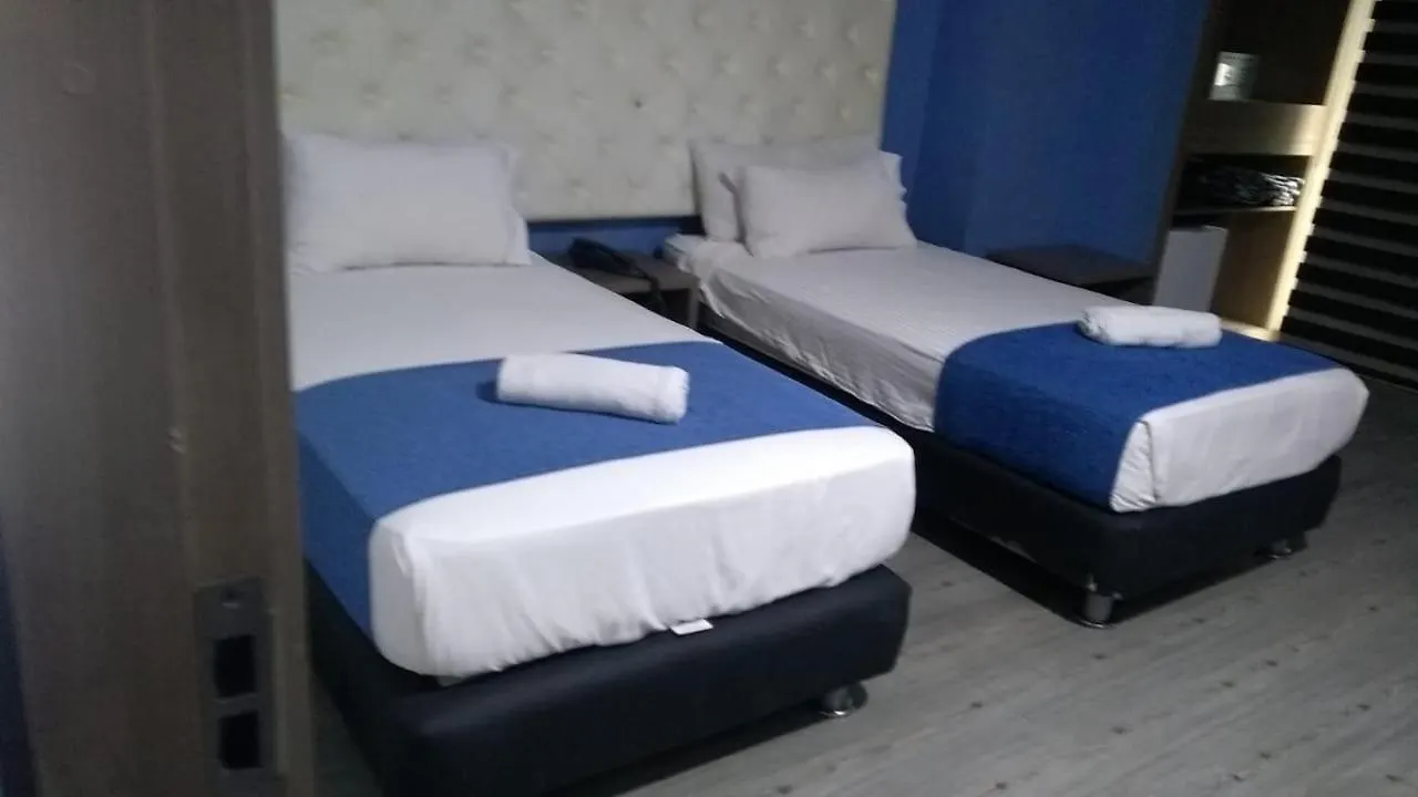 Plaza Miranda Hotel Bogota 3*,